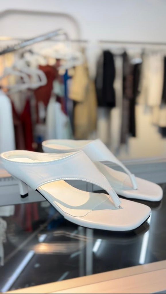 Sandalia Row White