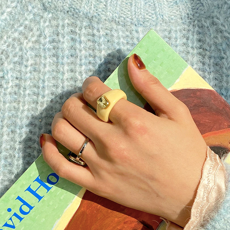 Anillo Megastone Fantasy Creamy